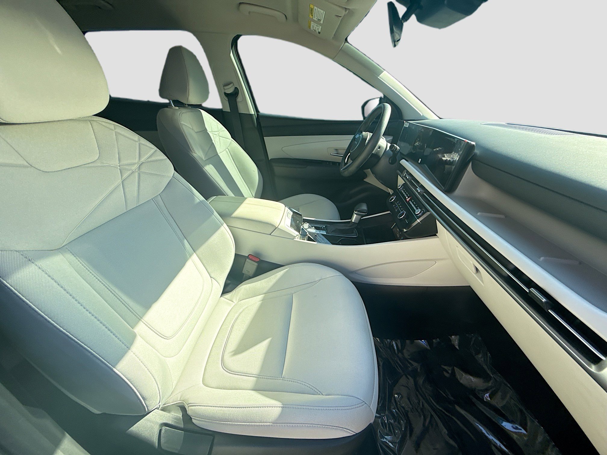 Used 2025 Hyundai Tucson SE image 28