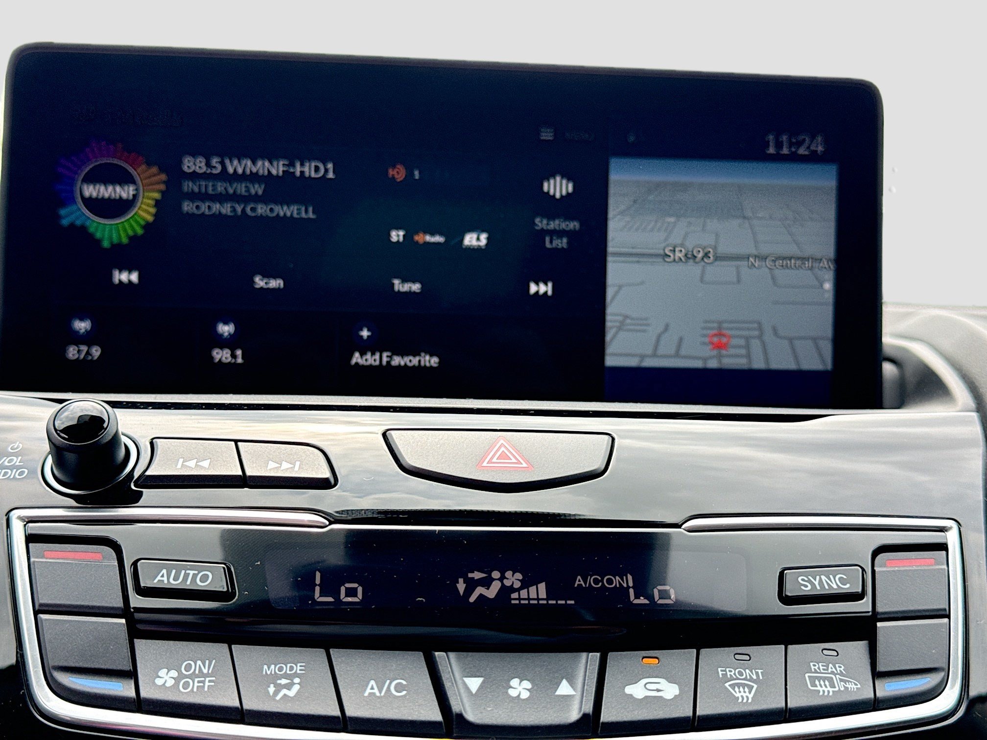 Used 2025 Acura RDX w/ Advance Package AWD/4WD image 32