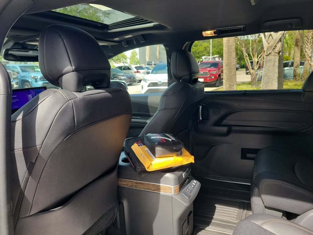 Certified 2026 Toyota Sienna Platinum AWD/4WD image 25