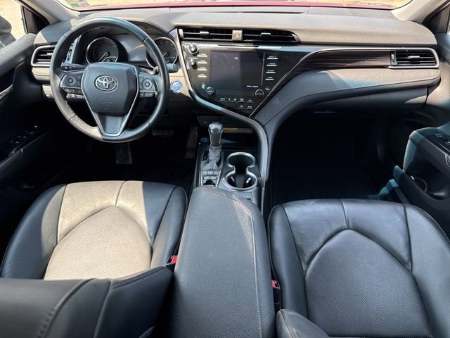 Used 2020 Toyota Camry XLE image 17