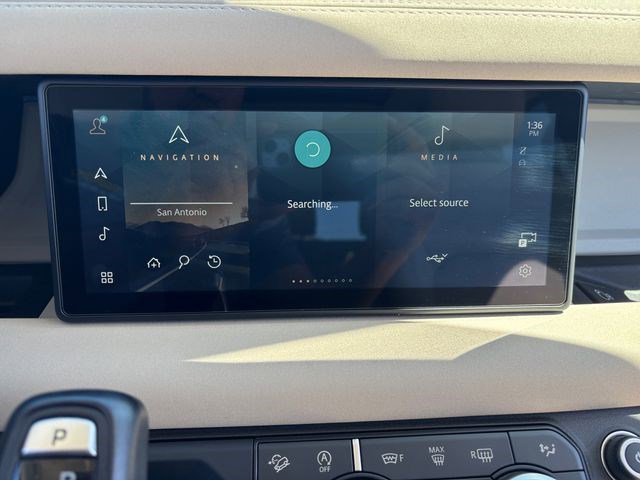 Used 2023 Land Rover Defender 110 SE image 24