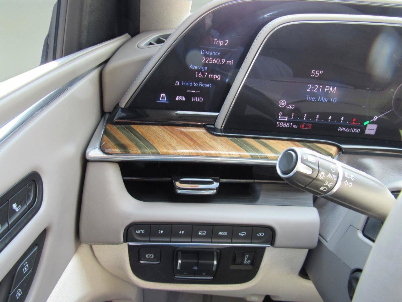 Used 2021 Cadillac Escalade Premium Luxury Platinum AWD/4WD image 20