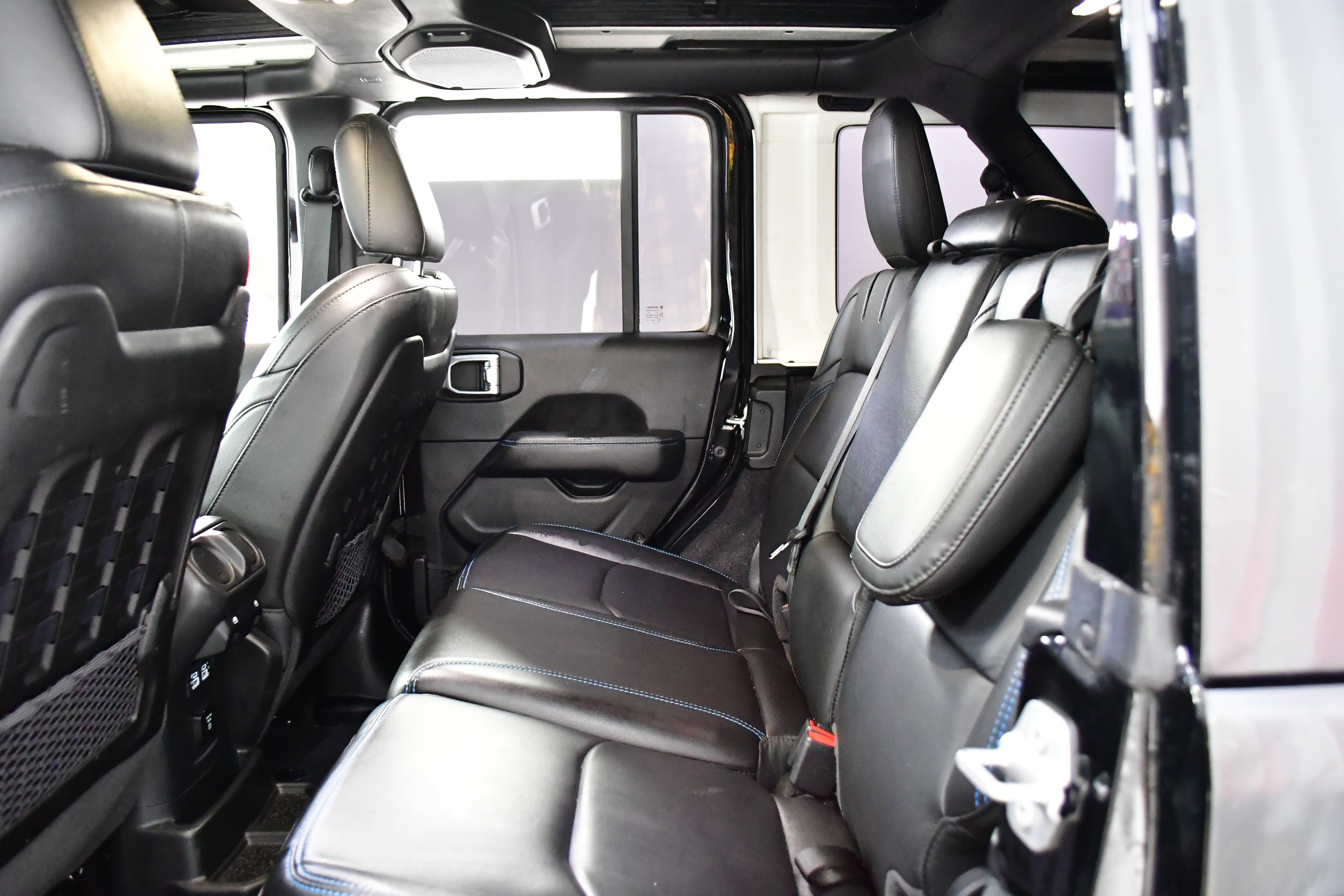 Used 2022 Jeep Wrangler Unlimited Rubicon 4xe w/ Cold Weather Group image 16