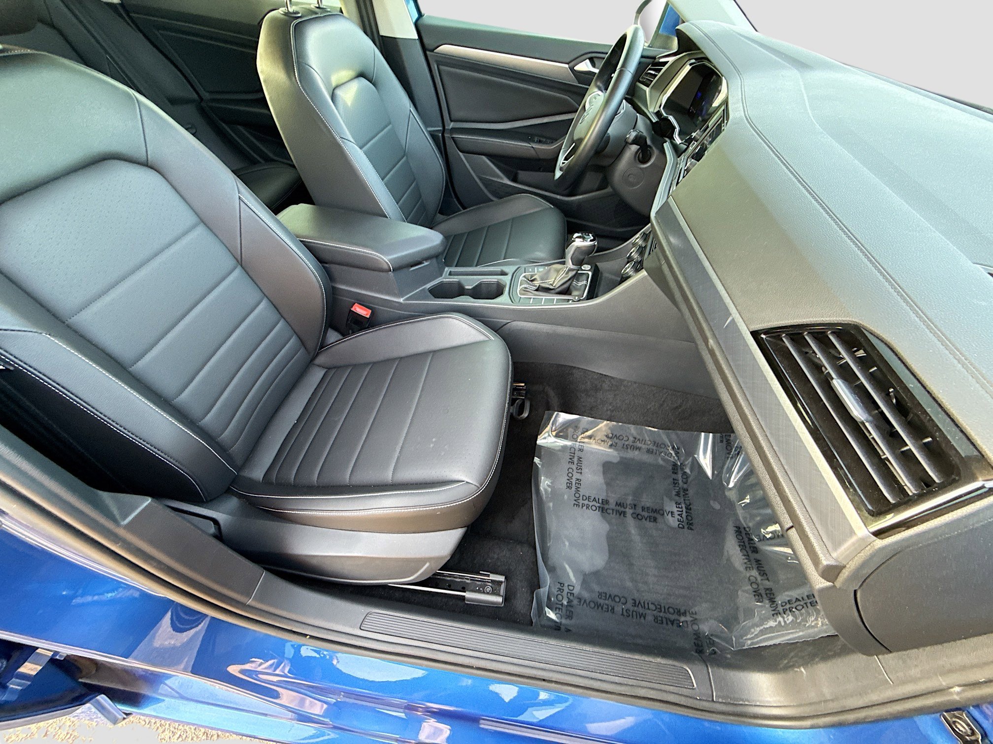 Used 2023 Volkswagen Jetta SE w/ Panoramic Sunroof Package image 14