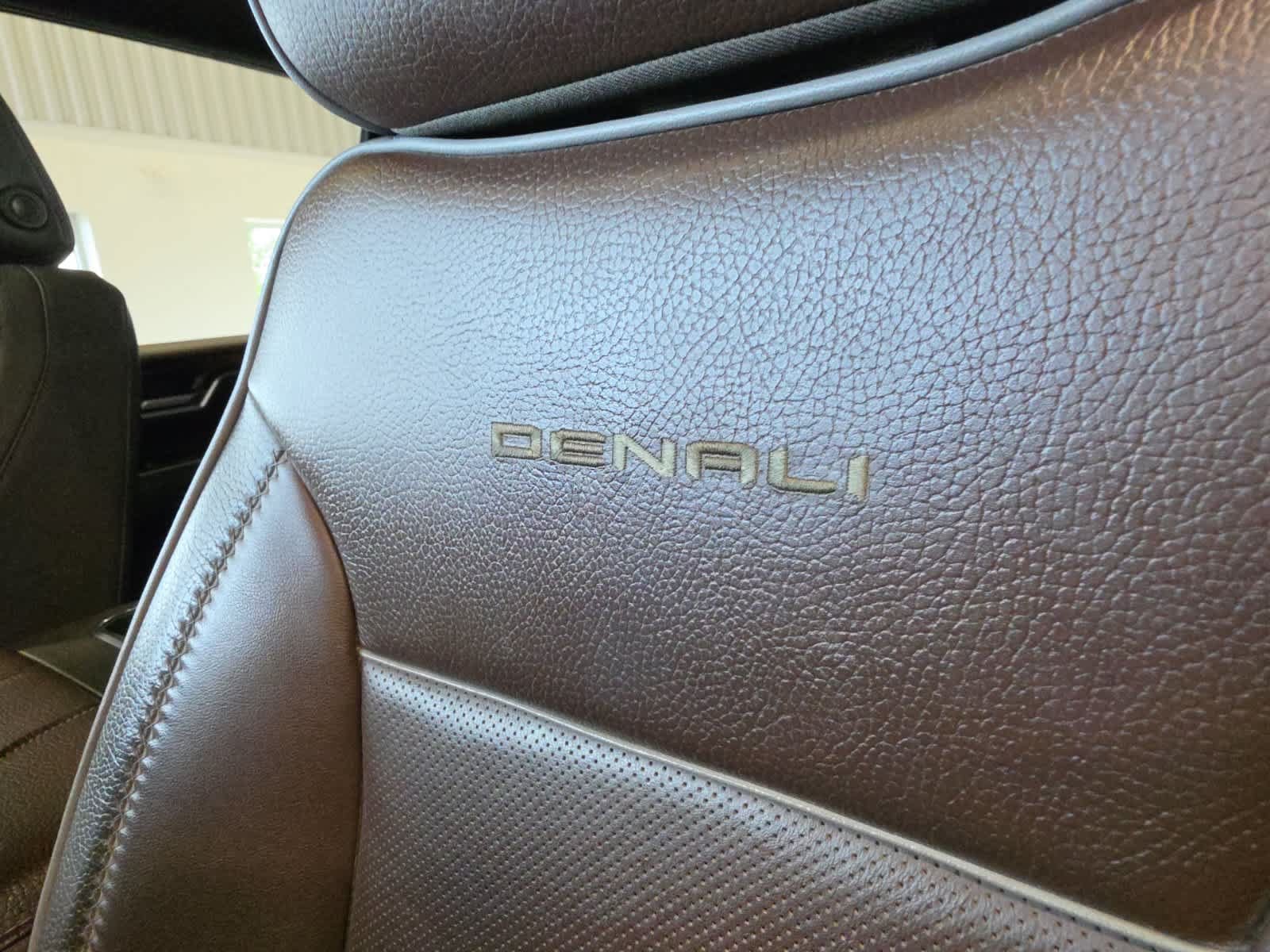 Used 2024 GMC Sierra 2500 Denali w/ Denali Reserve Package AWD/4WD image 13