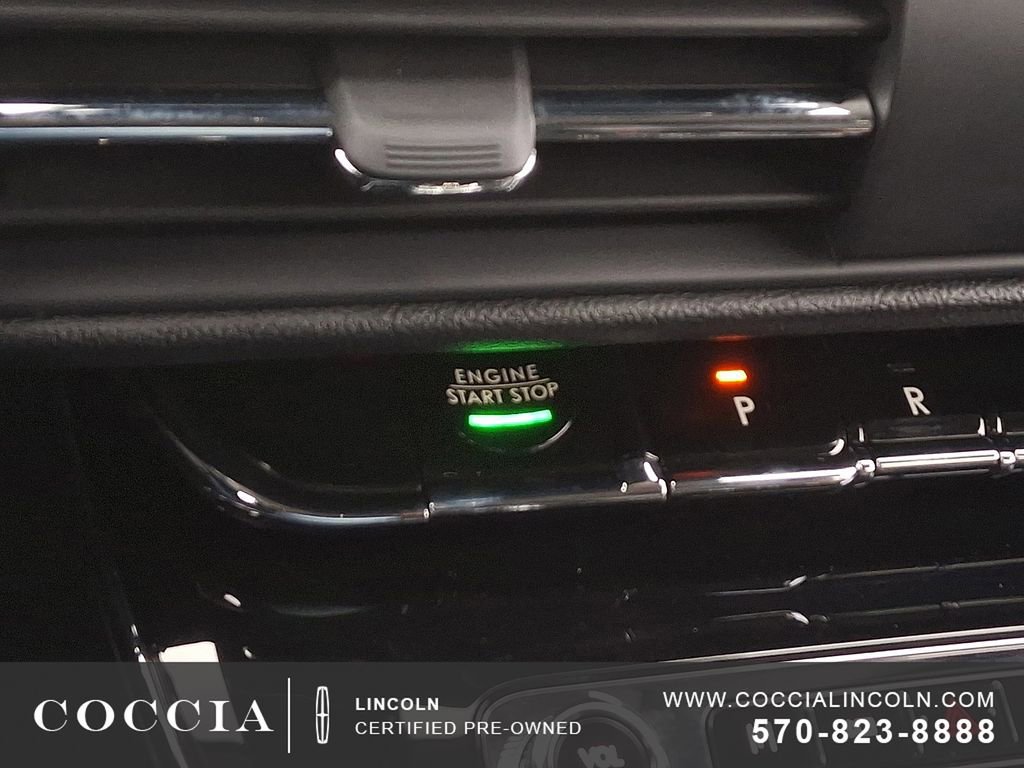 Used 2025 Lincoln Corsair AWD w/ Equipment Group 101A image 24