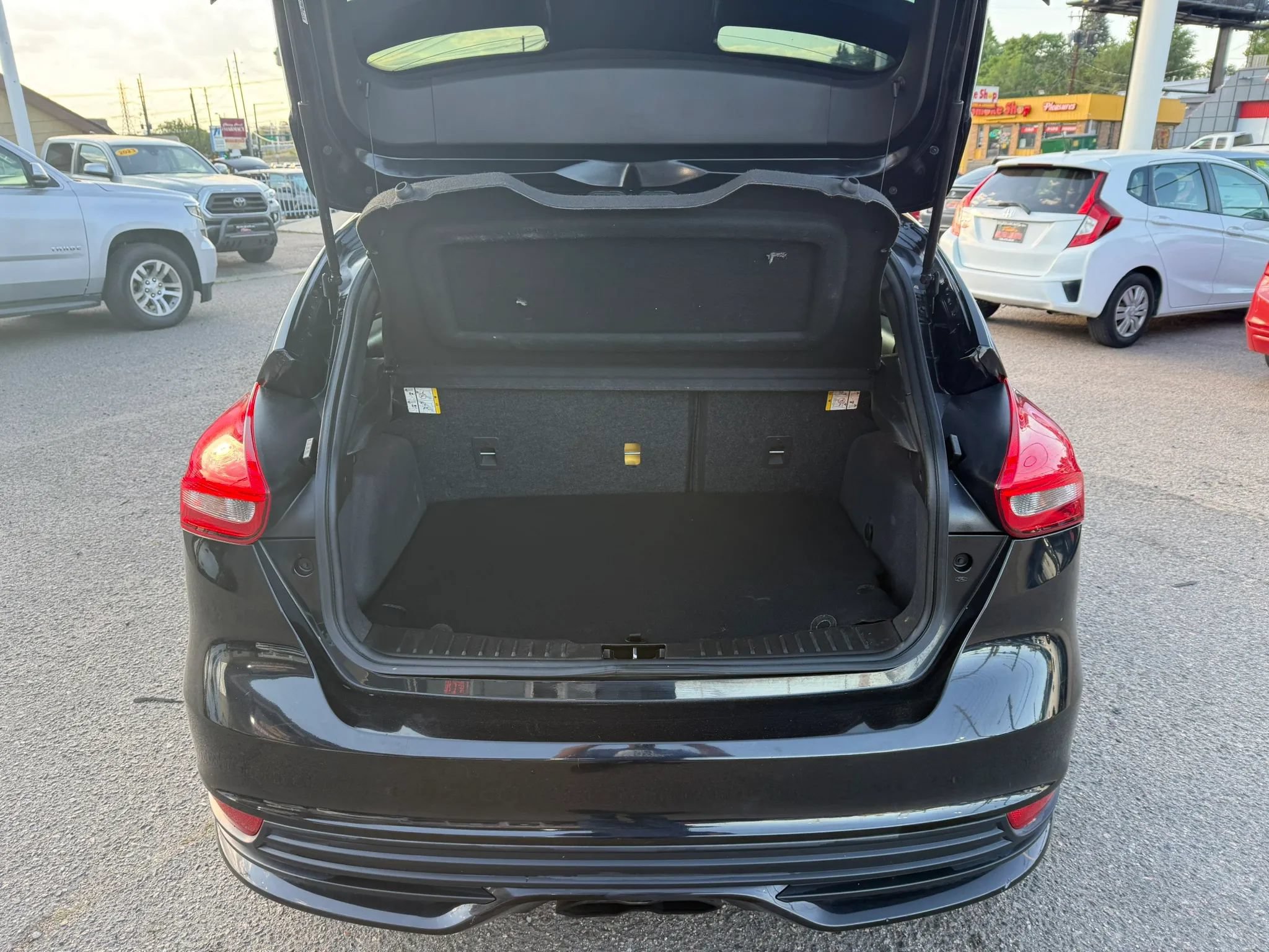 Used 2017 Ford Focus ST FWD image 27