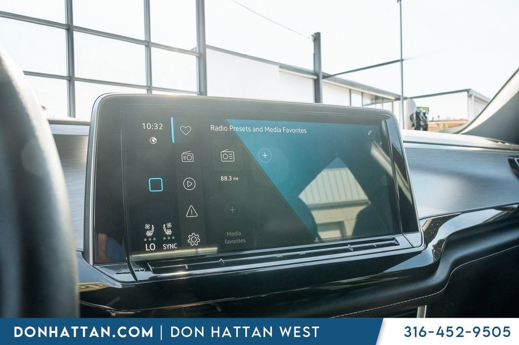 Used 2024 Volkswagen Atlas Cross Sport SE FWD image 7
