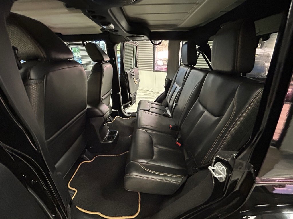 Used 2014 Jeep Wrangler Unlimited Sahara image 44
