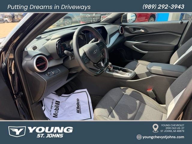Certified 2024 Chevrolet Trax RS w/ Sunroof Package FWD image 12