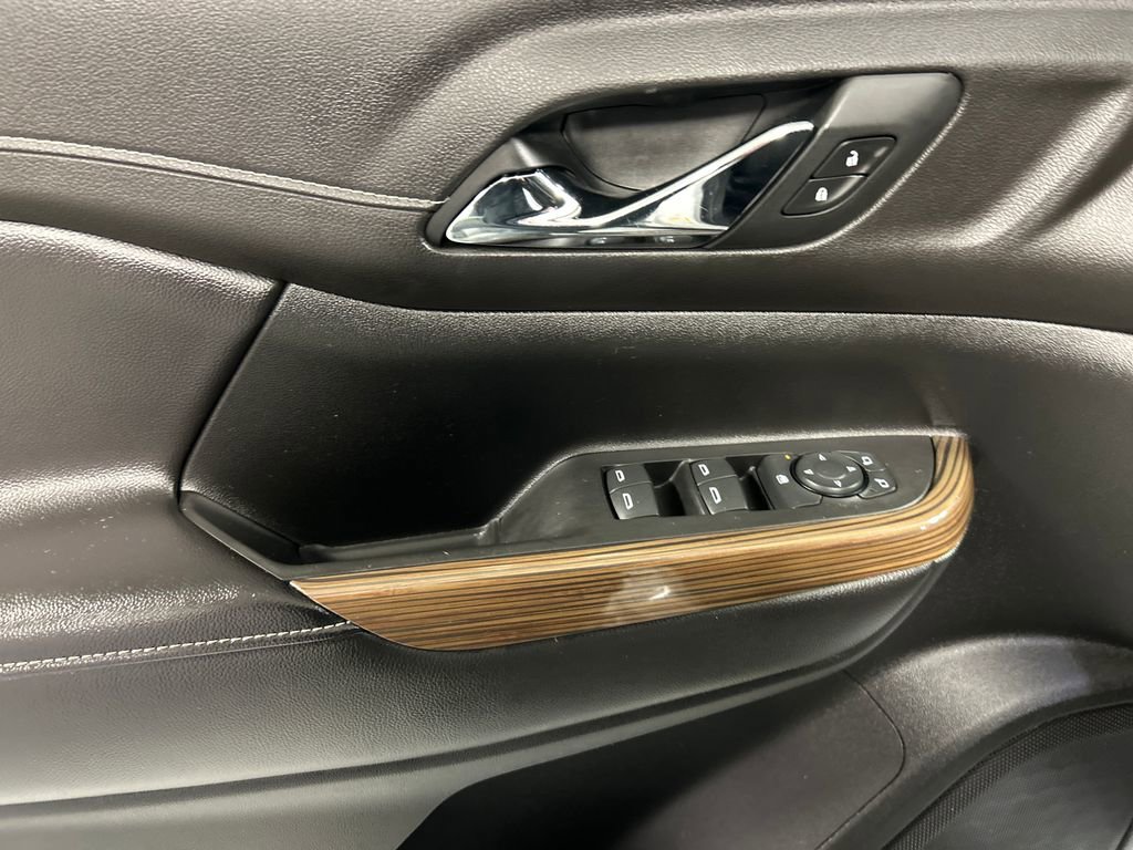 Used 2019 GMC Acadia SLE image 13