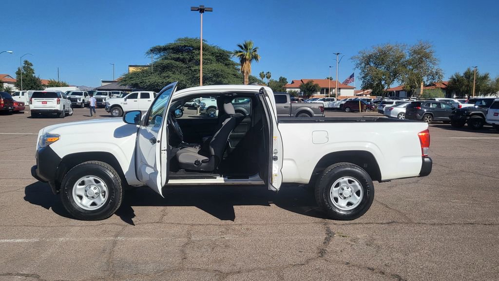 Used 2017 Toyota Tacoma SR image 25