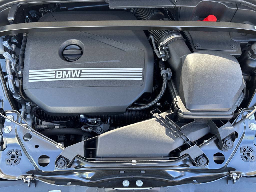 New 2026 BMW X2 xDrive28i AWD/4WD image 8