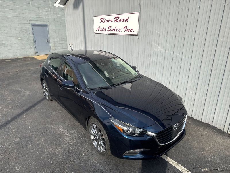 Used 2018 MAZDA MAZDA3 Touring image 3