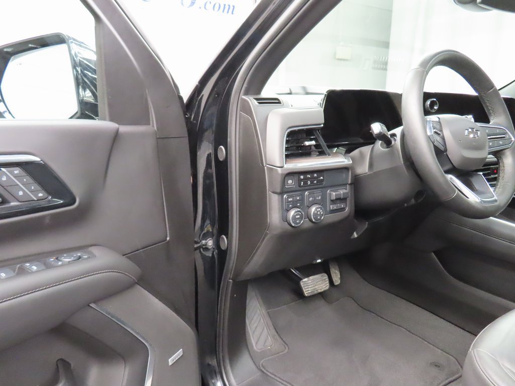 Used 2025 Chevrolet Suburban Z71 image 57