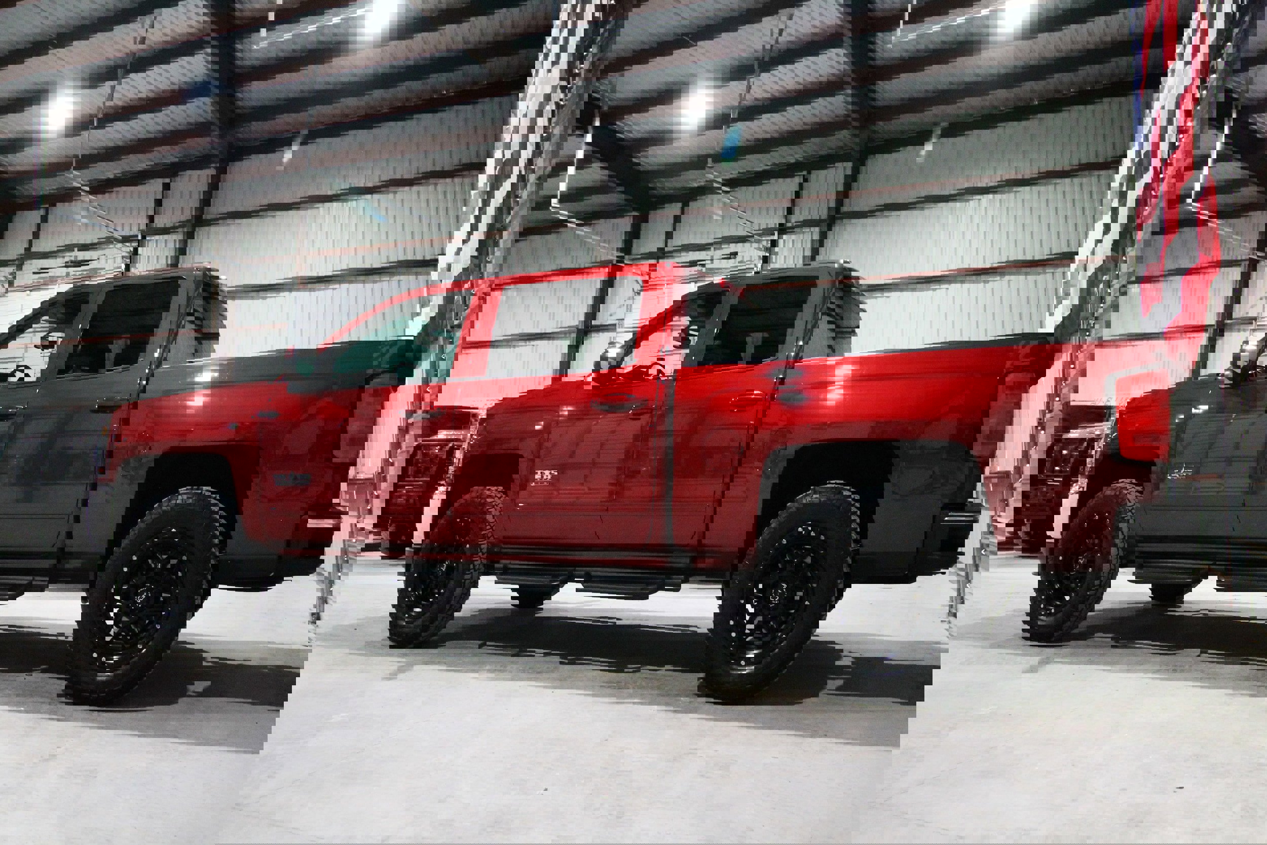 Used 2018 Chevrolet Silverado 1500 LT w/ Texas Edition image 8