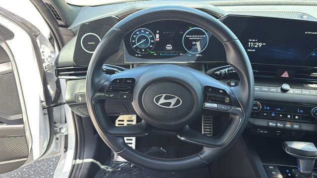 Used 2025 Hyundai Elantra SEL FWD image 18