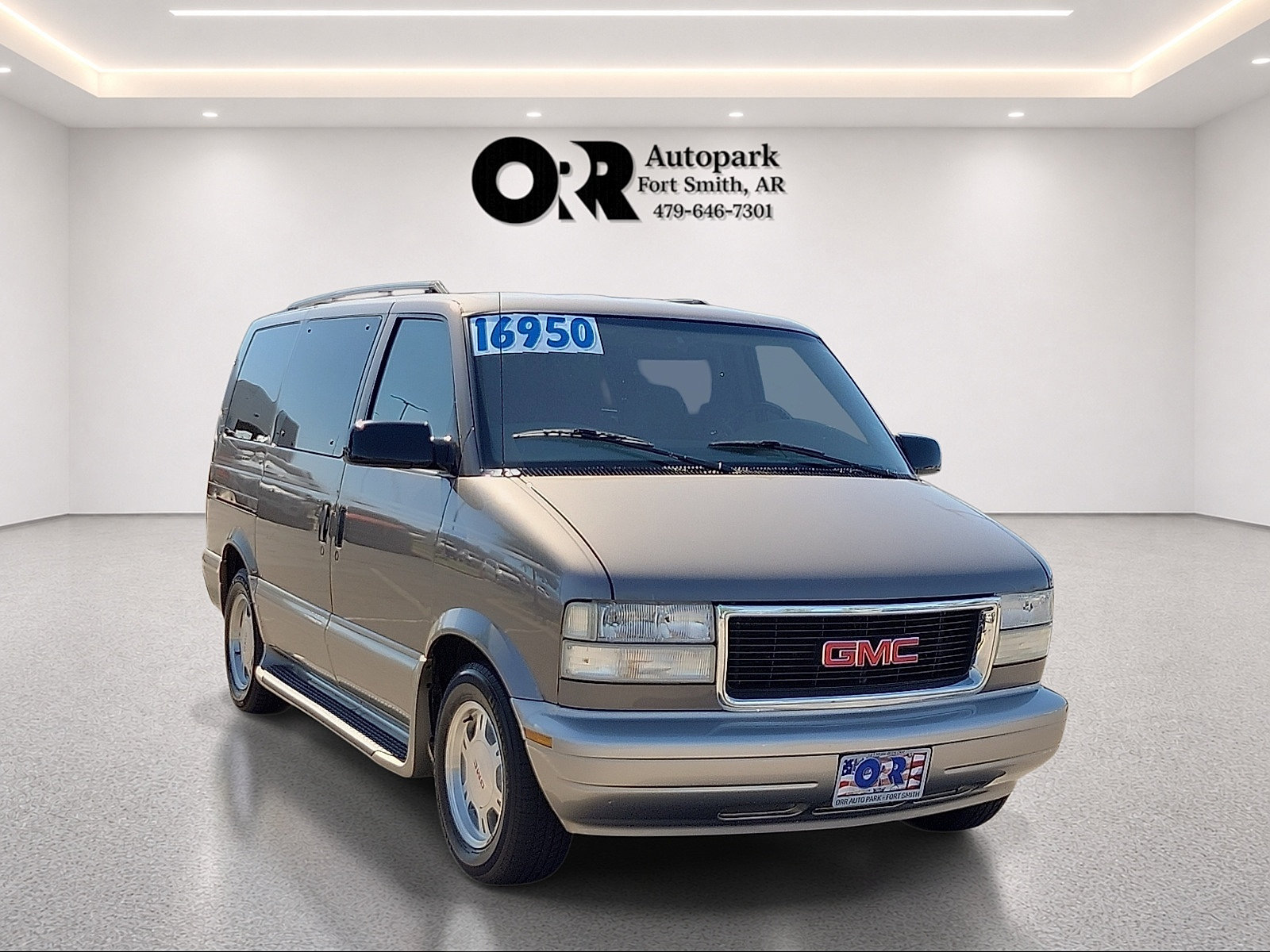 Used 2003 GMC Safari Passenger w/ SLT Preferred Equipment Group RWD image 1