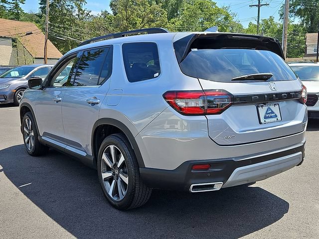 Certified 2023 Honda Pilot Touring image 4