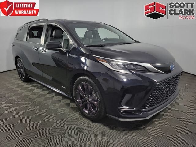 Used 2021 Toyota Sienna XSE w/ XSE Plus Package FWD image 1