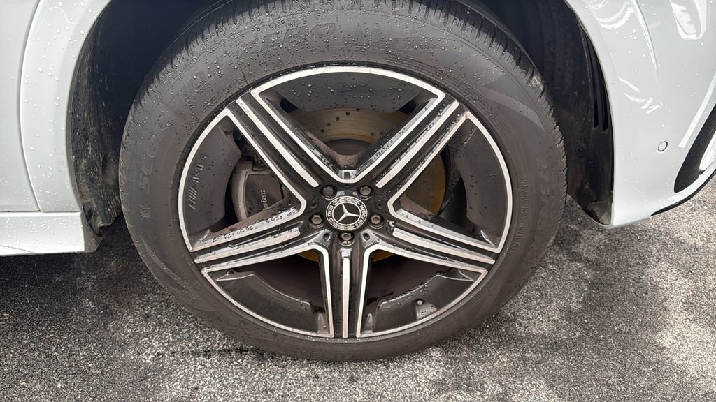 Certified 2025 Mercedes-Benz GLE 350 4MATIC image 9