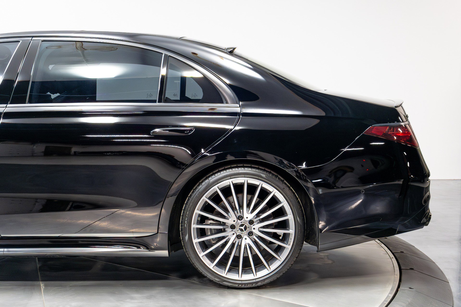 Used 2023 Mercedes-Benz S 580 4MATIC Sedan image 46