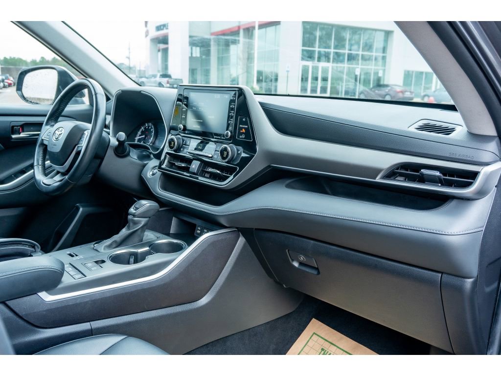 Used 2022 Toyota Highlander XLE image 20