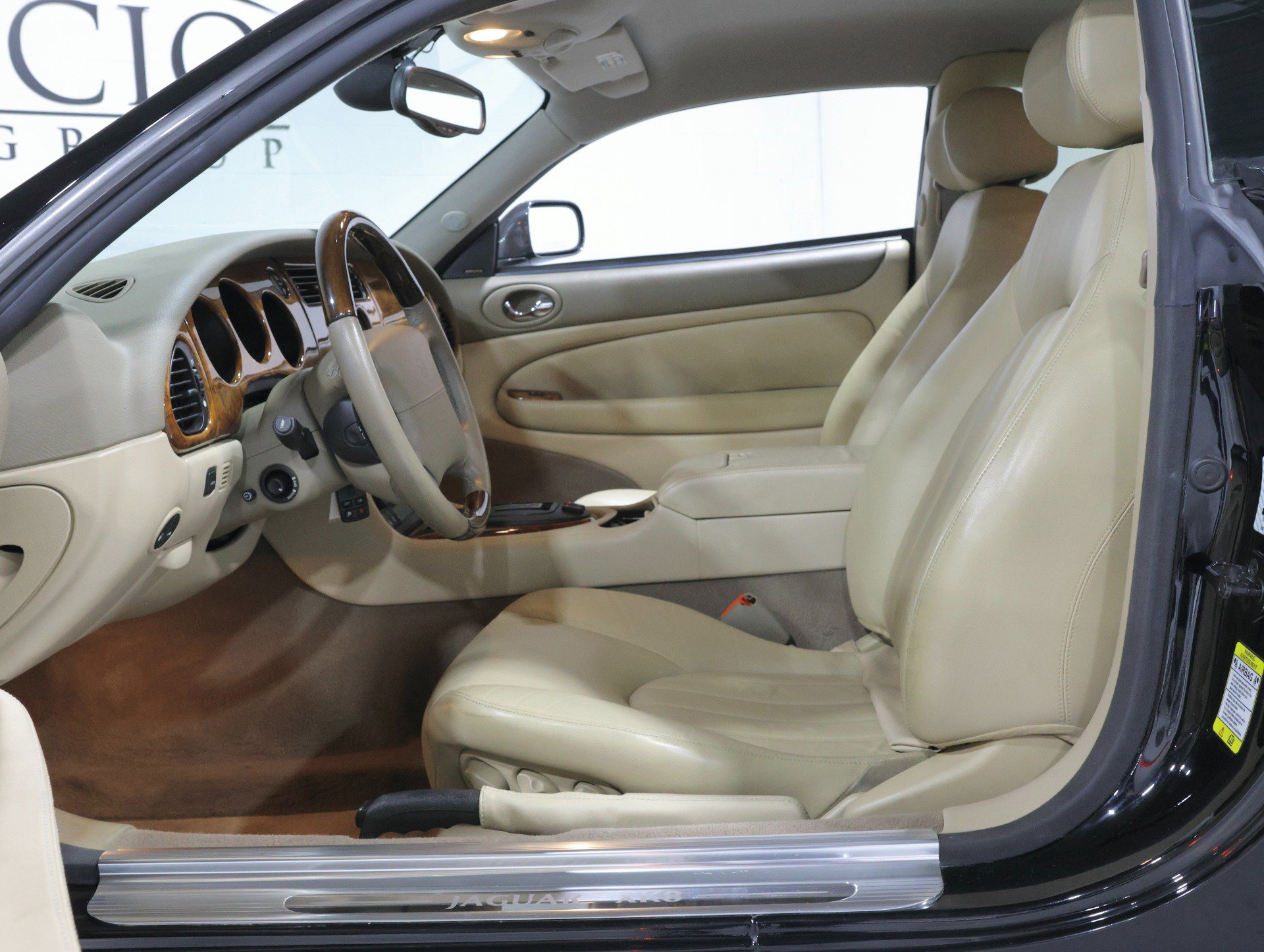 Used 2002 Jaguar XK8 Coupe image 74