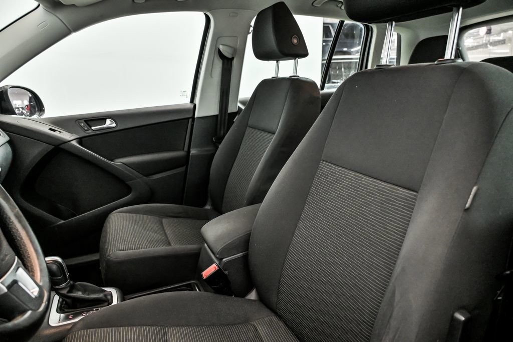 Used 2017 Volkswagen Tiguan Limited image 11