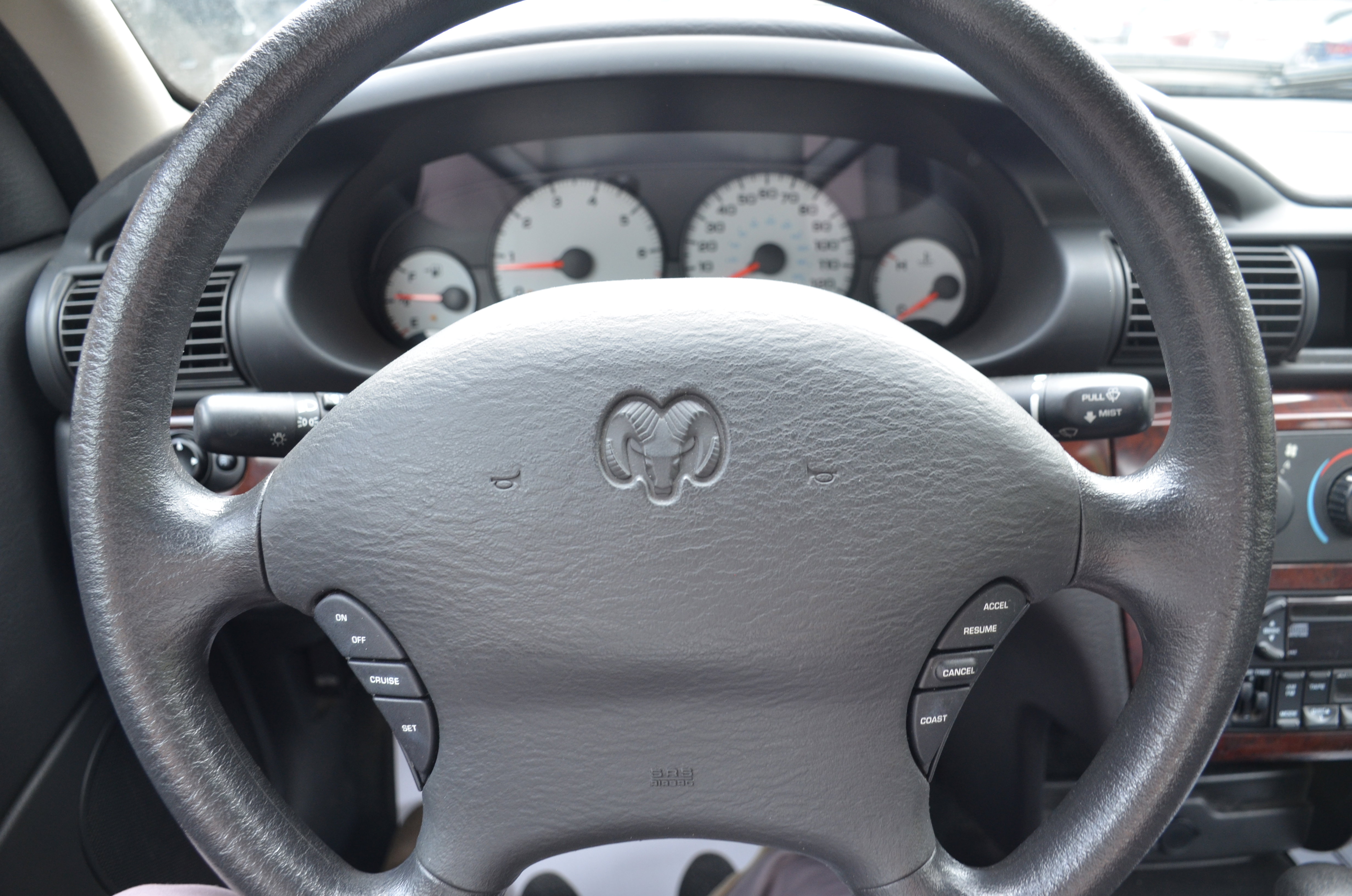 Used 2002 Dodge Stratus SE Plus FWD image 25