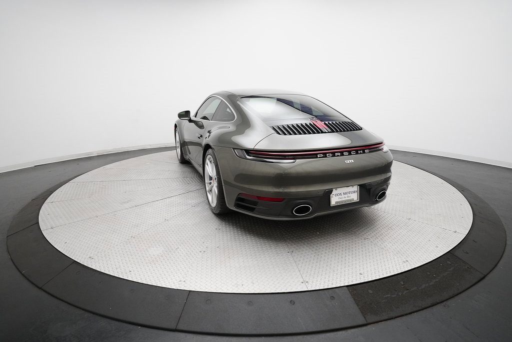 Used 2020 Porsche 911 Carrera 4 image 3