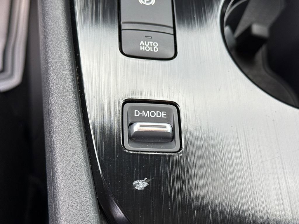 Used 2023 Nissan Rogue SV image 27