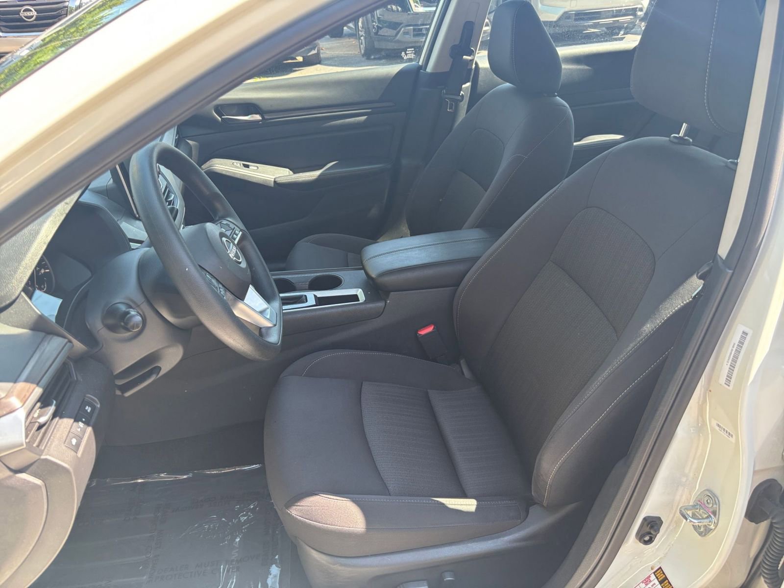 Used 2025 Nissan Altima 2.5 SV FWD image 36