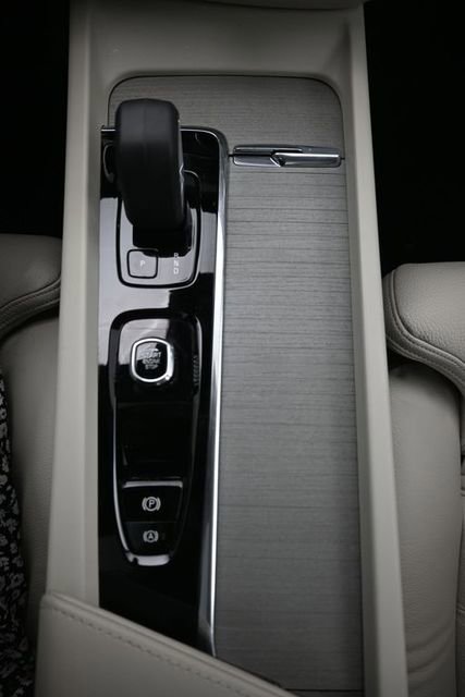 Used 2024 Volvo S60 B5 Ultimate image 10