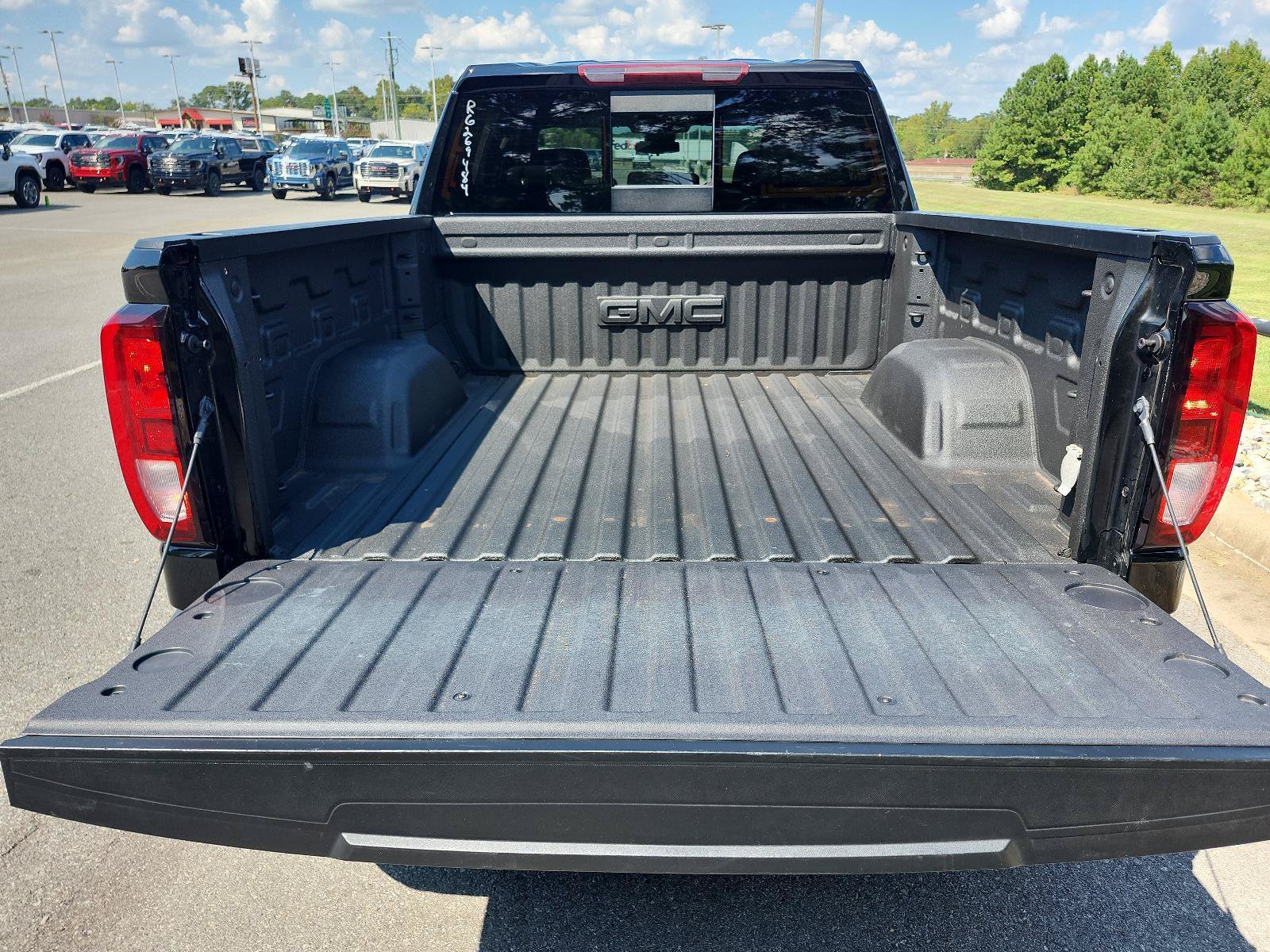 Certified 2024 GMC Sierra 1500 Elevation w/ Preferred Package AWD/4WD image 12
