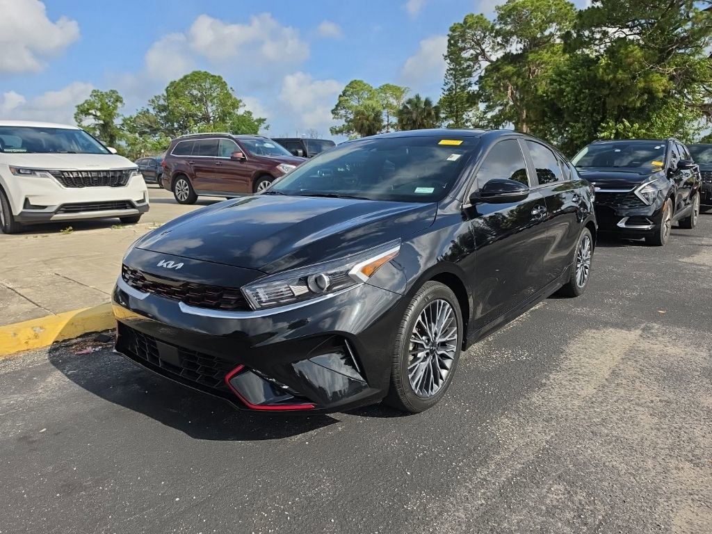 Used 2023 Kia Forte GT-Line w/ GT-Line Technology Package FWD image 4