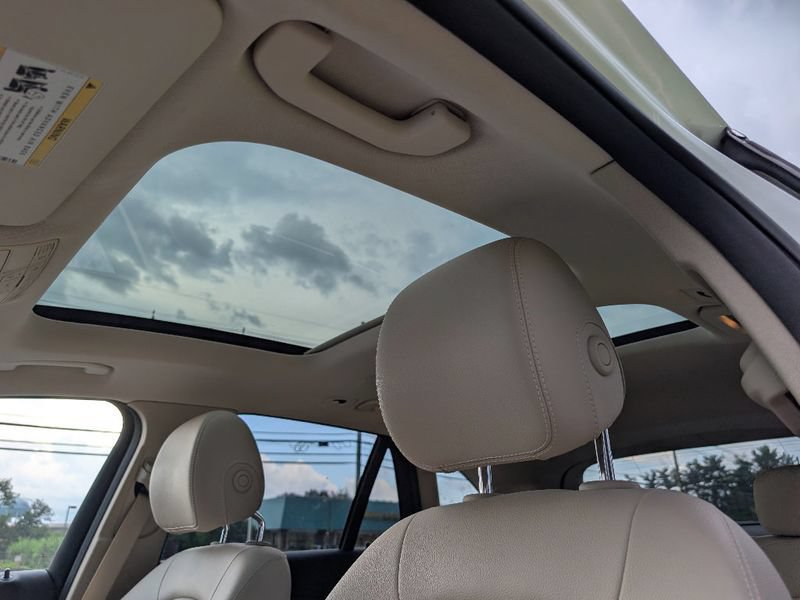 Used 2018 Mercedes-Benz GLC 300 4MATIC image 16