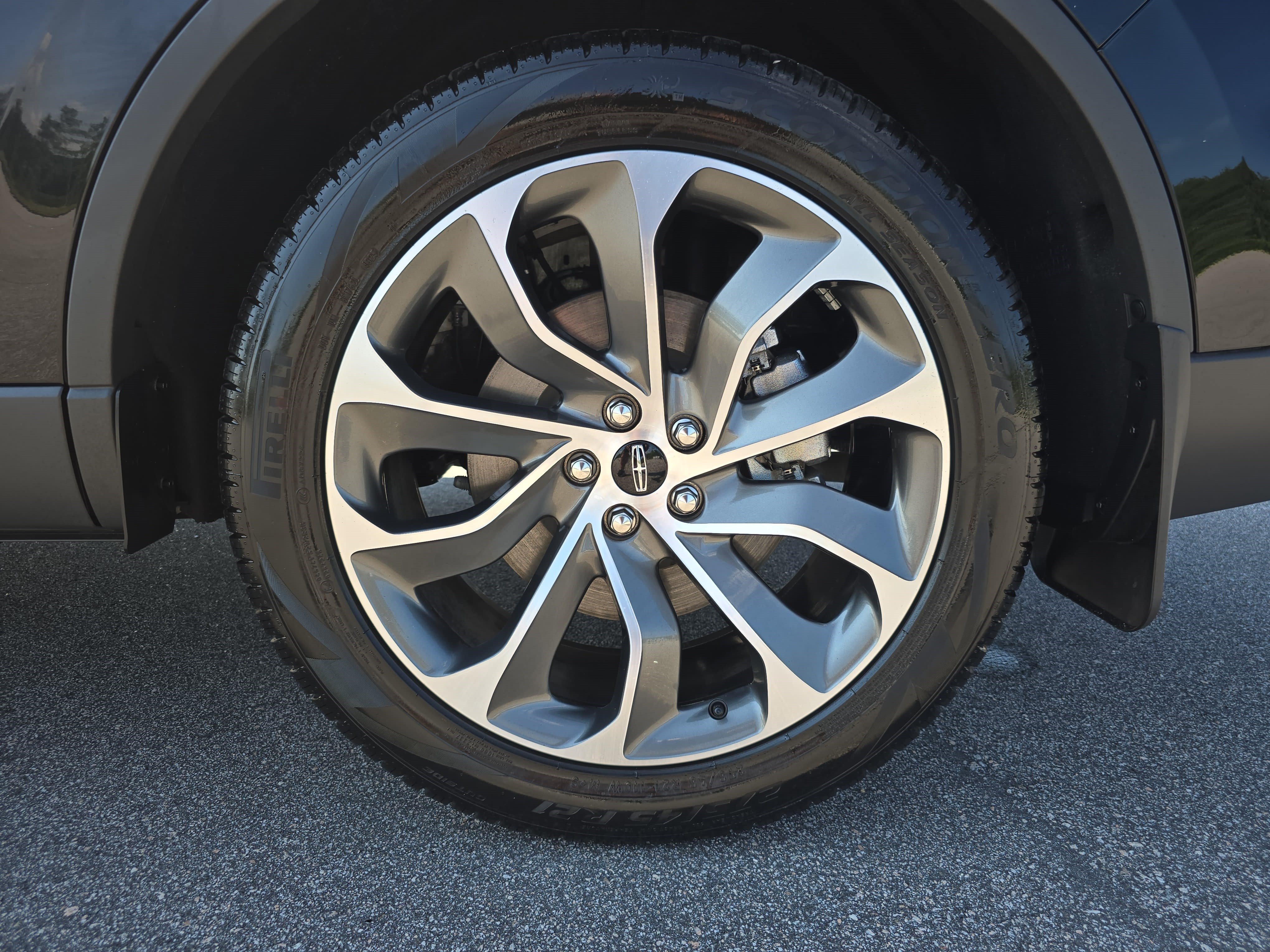 Certified 2026 Lincoln Aviator Reserve AWD/4WD image 33