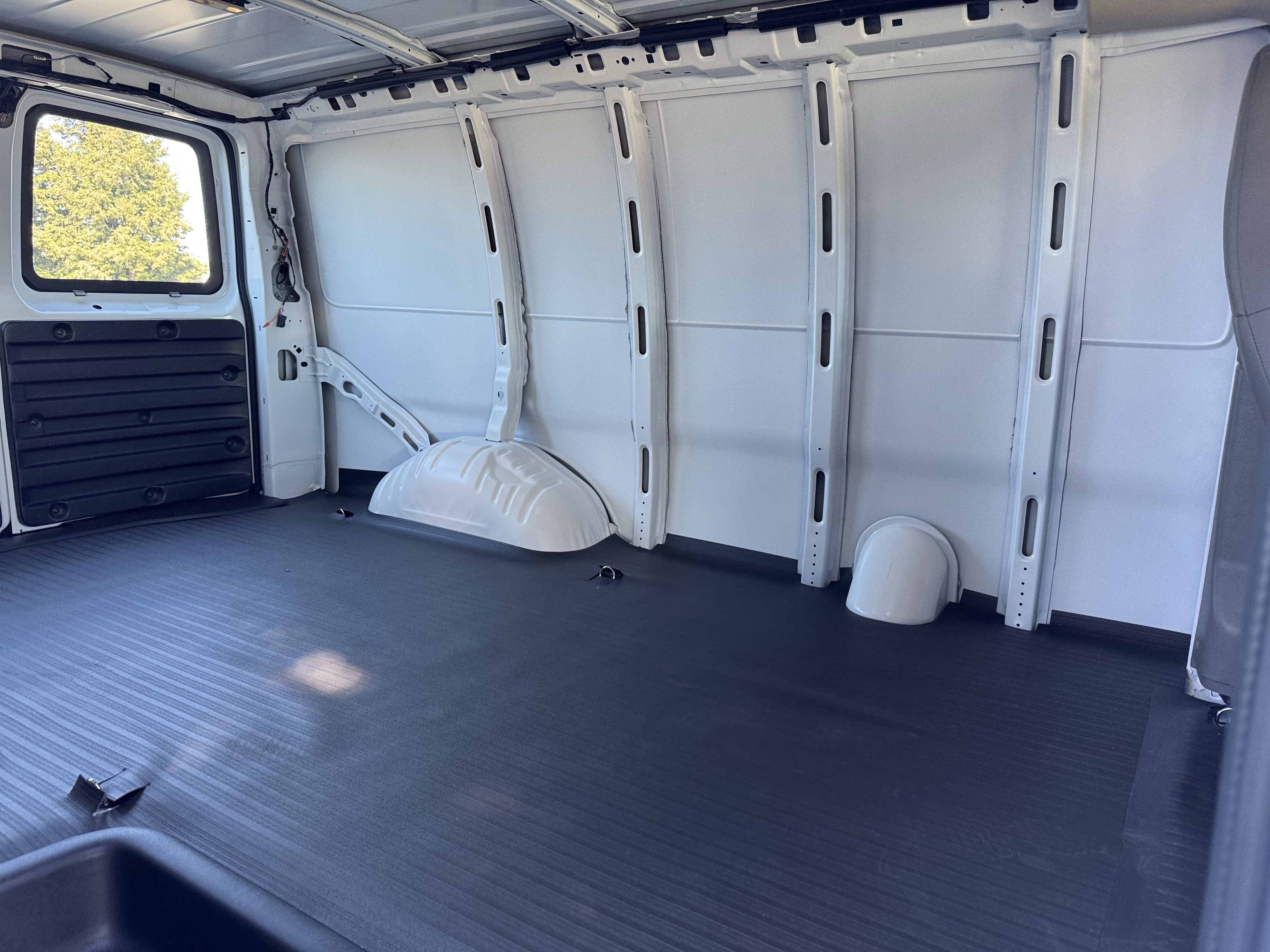 New 2026 Chevrolet Express 2500 w/ Driver Convenience Package image 15