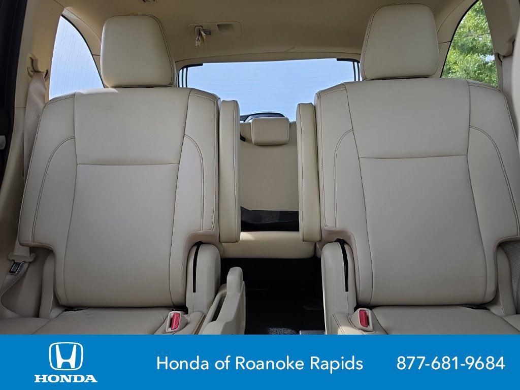 Used 2019 Toyota Highlander XLE AWD/4WD image 18