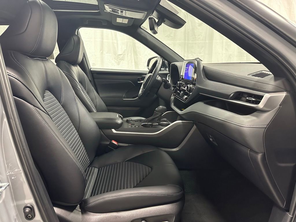 Used 2025 Toyota Highlander XSE image 67