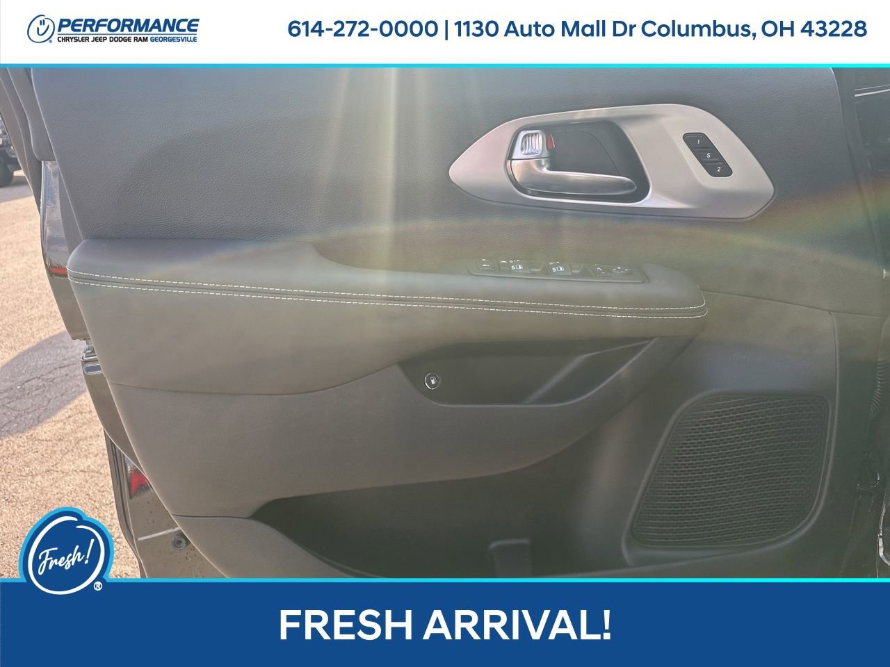 Used 2026 Chrysler Pacifica Premium w/ Quick Order Package 2ET image 12