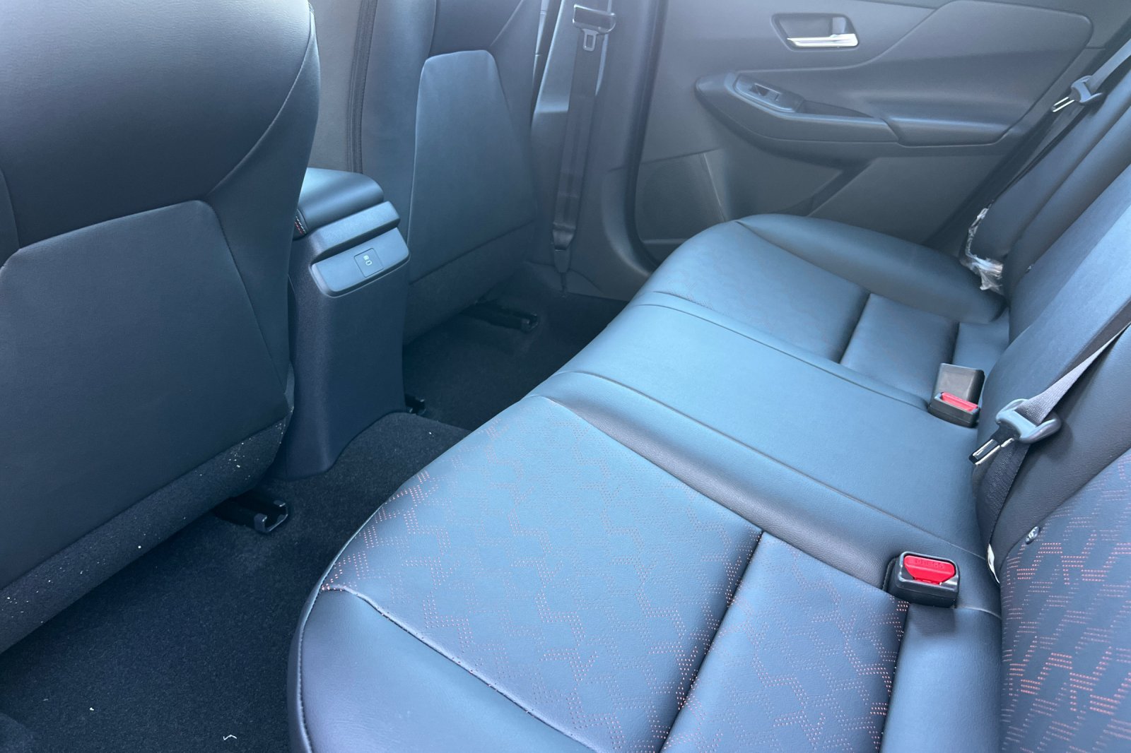 New 2027 Nissan Sentra SR w/ SR Premium Package FWD image 9