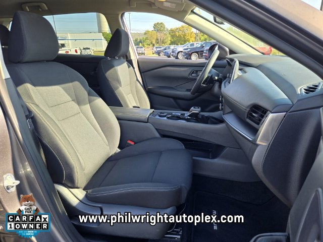 Used 2024 Nissan Rogue S AWD/4WD image 19