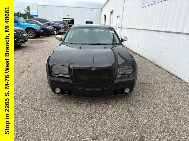 Used 2010 Chrysler 300 C RWD image 4