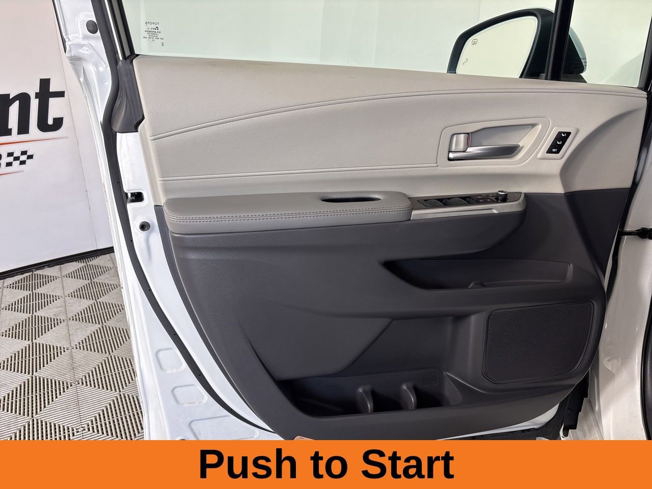 Used 2024 Toyota Sienna Limited AWD/4WD image 9