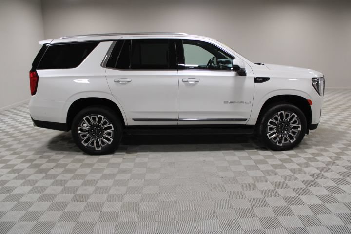 Used 2024 GMC Yukon Denali Ultimate AWD/4WD image 13