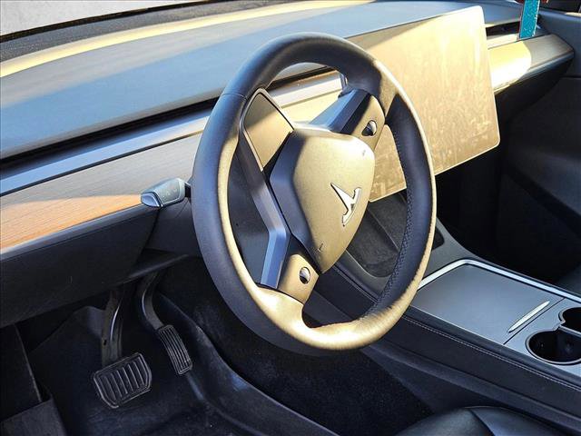 Used 2021 Tesla Model Y Long Range image 9