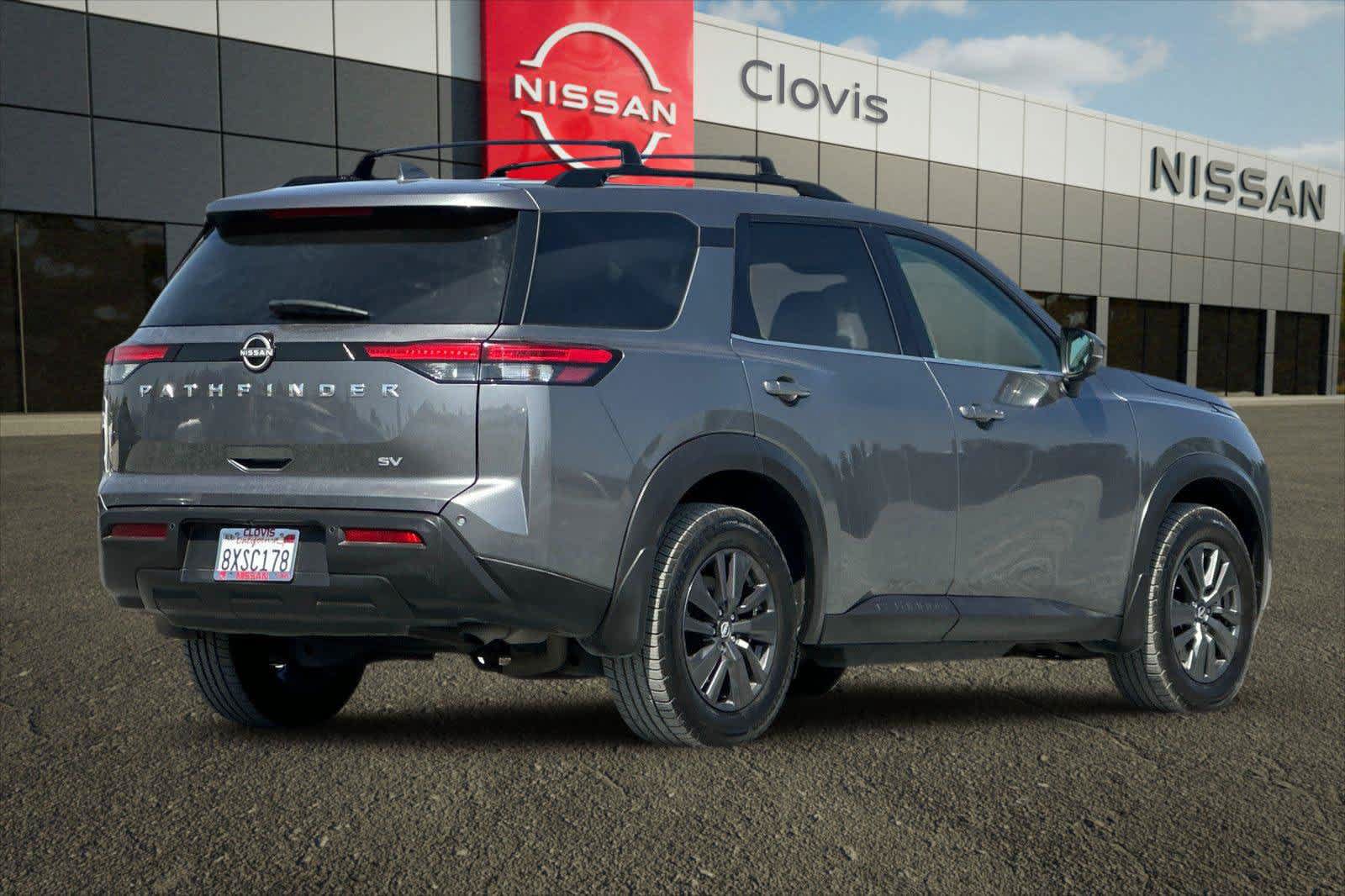 Certified 2022 Nissan Pathfinder SV FWD image 3