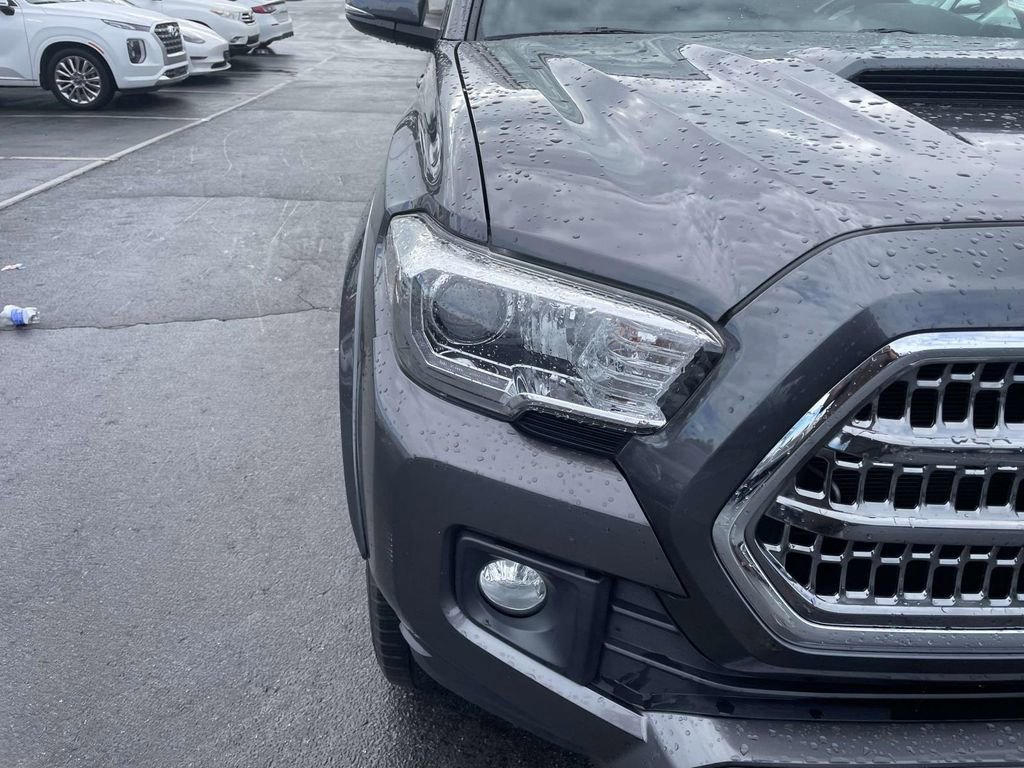 Used 2016 Toyota Tacoma TRD Sport image 16